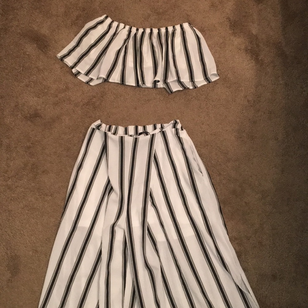 Two piece stripped set